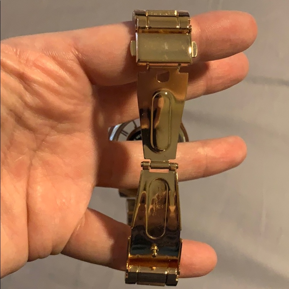 Watch - Picture 3 of 4